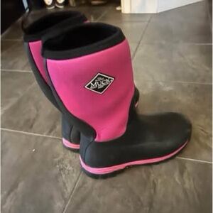 Muck Boots Pink and Black
